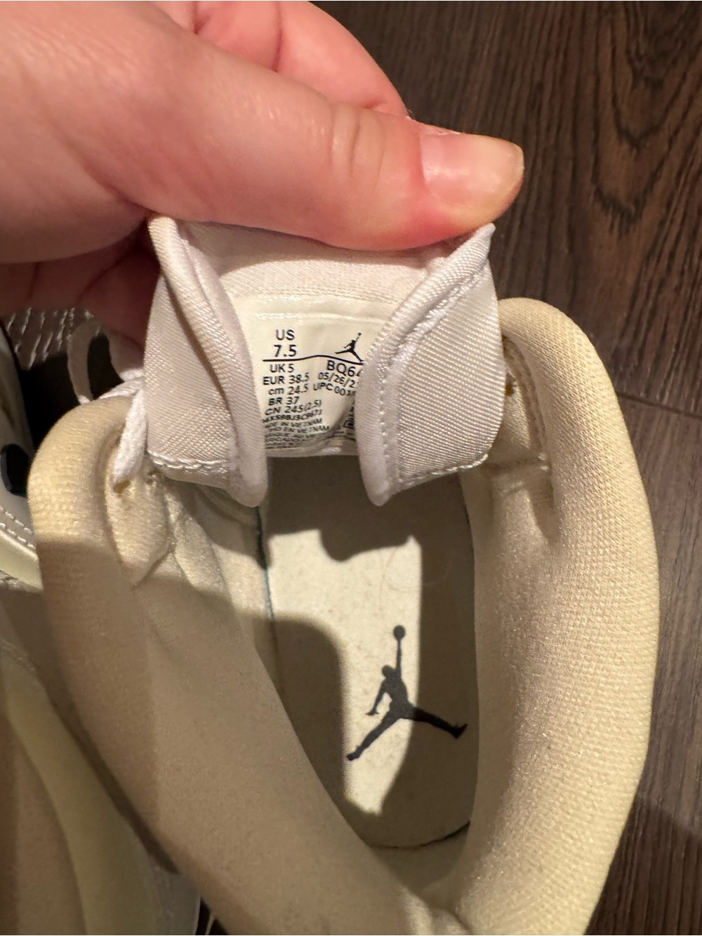 Nike Air Jordan 1 Mid Sneakers - Picture 5 of 6